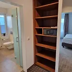 福瑞斯彻伍哈德酒店